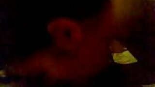 Brune russe colérique en camisole fumante joue au billard entourée de video x amateur gratuit francais trois mecs rapaces. Après avoir bu une quantité importante d'alcool, ils commencent à lui enlever ses vêtements en la laissant nue avant de la baiser durement lors d'une séance de sexe en groupe par WTF Pass.